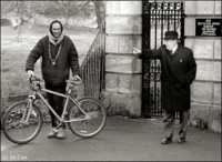 ����� ����